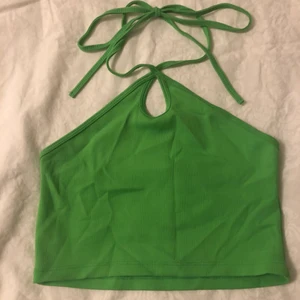 Zara Topp - Säljer denna fina toppen från Zara! Använd Max 3ggr! Storlek S!