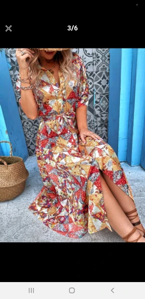 Exotisk klänning  - Aldrig använd 