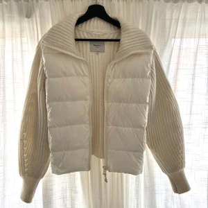 Jacka  - Jacka använd nån enstaka gång. Från pepe jeans🫶🏻 storlek S