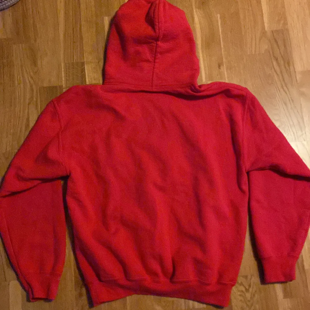 Fin vintage college hoodie, bra skick. Markerad som storlek medium men passar small eller x-small.. Hoodies.