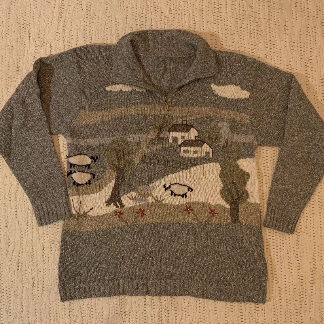 Stickad tröja med bondgård!  - 90