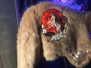 Nicki Minaj x HM - Rosa fuskpäls knappt använd Limited edition! Nicki Minaj x HM Storlek 42