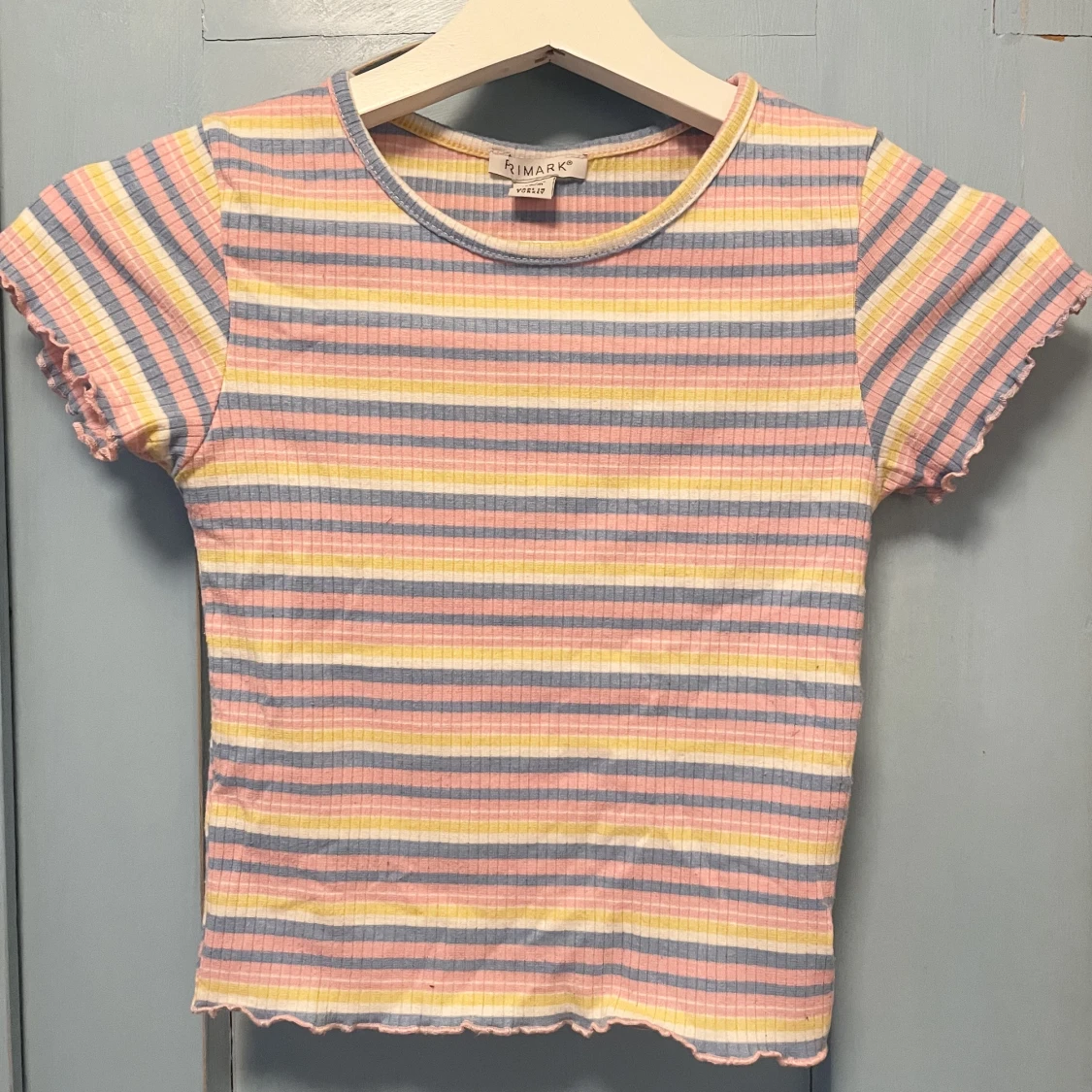 Färgglad tröja från primark