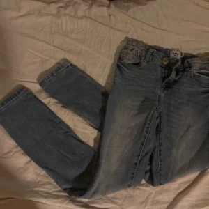 Jeans  - Oanvända jeans 