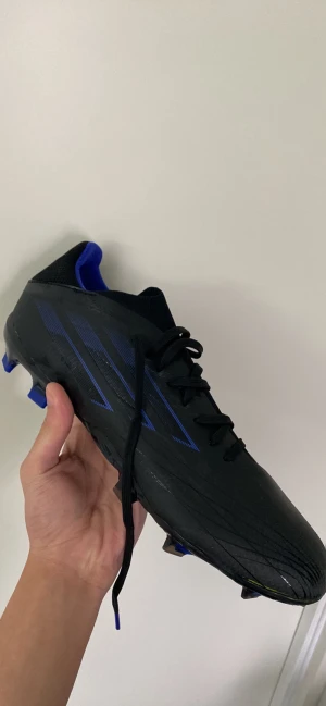 Adidas SpeedFlow 1 (konstgräs) - Konstgräs dobbar, knappt använda och tvättade👍🏼