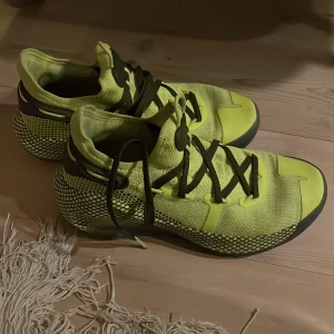 Basketskor Under Armour - Strl EUR 36,5