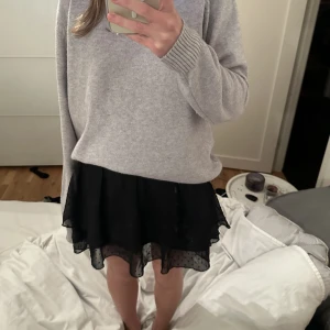 Kjol - Volang kjol! köpt på Bikbok, storlek xs,,  Många intresserade buda från 70