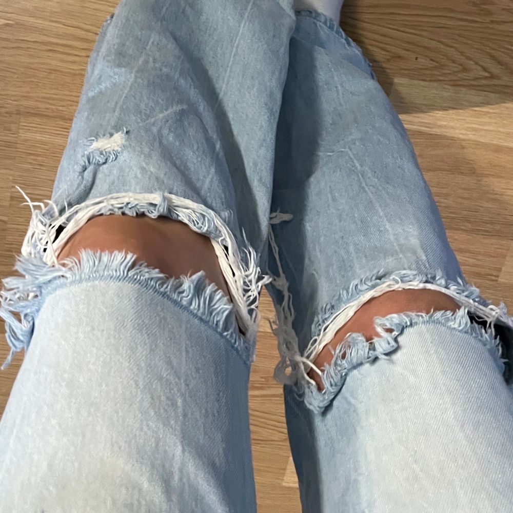 Skitfina jeans från Bershka i storlek 40. Perfekt för långa (jag är 180). Jeans & Byxor.