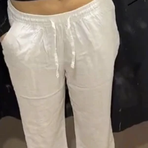 Linnebyxor  - Lägger ut igen på grund av att tjejen som budade högst inte svarar mig. Skriv för fler frågor eller funderingar ❤️