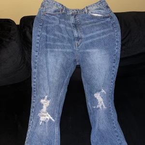 Blåa jeans  - Fina blåa jeans. Kan hämtas upp i Göteborg 