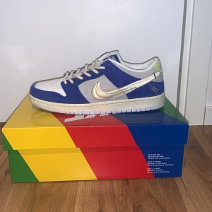 Nike sb dunk Low X fly Streetwear ”gardenia” - 🔵Nike sb dunk low X fly Streetwear ”gardenia”🔵 Size US 9.5/ EU 43 Helt nya med kvitto från streetlab ❗️2350kr + frakt❗️