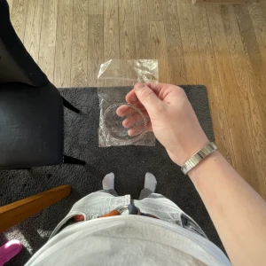 Ademaro  - Proffesionellt gjorda armband som håller genom vatten och vind, armbanden är också otroligt fina med en stil av lite lyxigare. Armbandet passar alla och allt. 