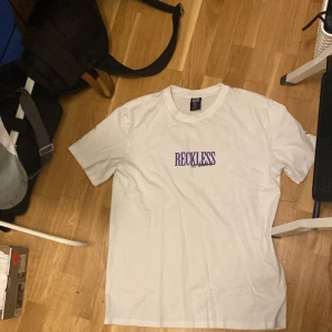 Reckless tröja - Reckless tröja skick 9/10 priset kan diskuteras jag vill inte ha den längre 