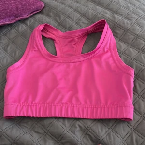 Topp - En rosa fin topp med ett bra skick