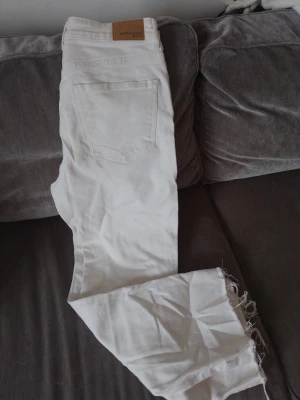 Jeans  - Jeans storlek 38 Nyskick 