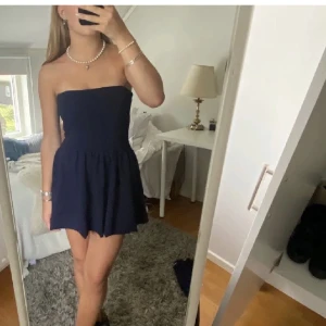 Zara klänning  - Super snygg, slutsåld zara klädning!!! Säljer pga att den är för liten på mig <3