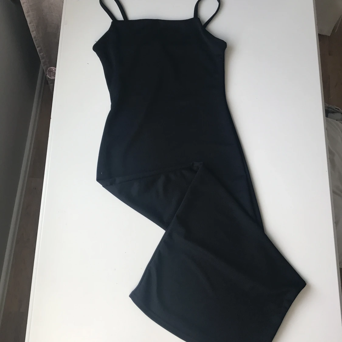 Lång kroppsydd klänning 