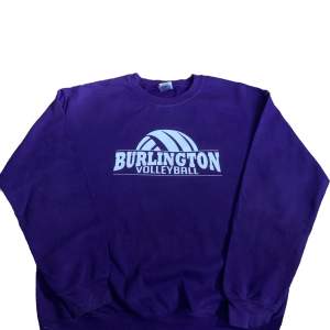 ✅ Vintage Sweatshirt                                                            ✅ Size: M                                                                                           ✅ Condition: 10/10 