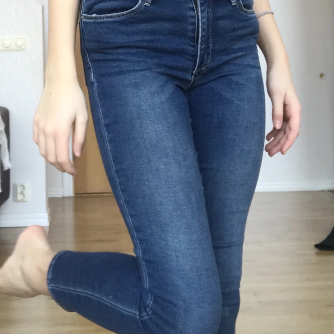 Mörkblåa jeans  - 91