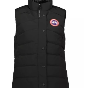 CANADA GOOSE  - Canada Goose väst dam  Storlek Xs passar även S  Mycket god skick  Säljer då den börjar bli för liten 