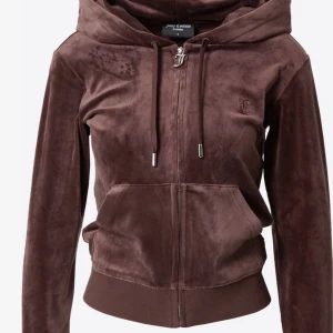 Juciy sett - Säljer mitt bruna juciy sett därav att jag aldrig använder dem längre, jag gillar inte hur som satt på för mig och dom är endast använda 1-2 gånger sp i helt nytt skick. 