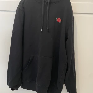 Hoddie stl xs - I använt men gott skick