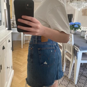 Levis kjol - En Levis kjol som är knappt andvänd, i bra skick❤️