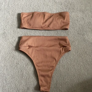 Bikini  - Aldrig använd, högmidjad bikini i storlek S från Shein. Köparen står för frakten 