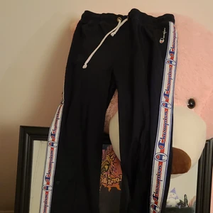 Champion trackpants. - Size small I'd say around s/m no pockets 200+frakt