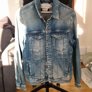 Calvin klein jeansjacka strl M - Strl M kanonskick