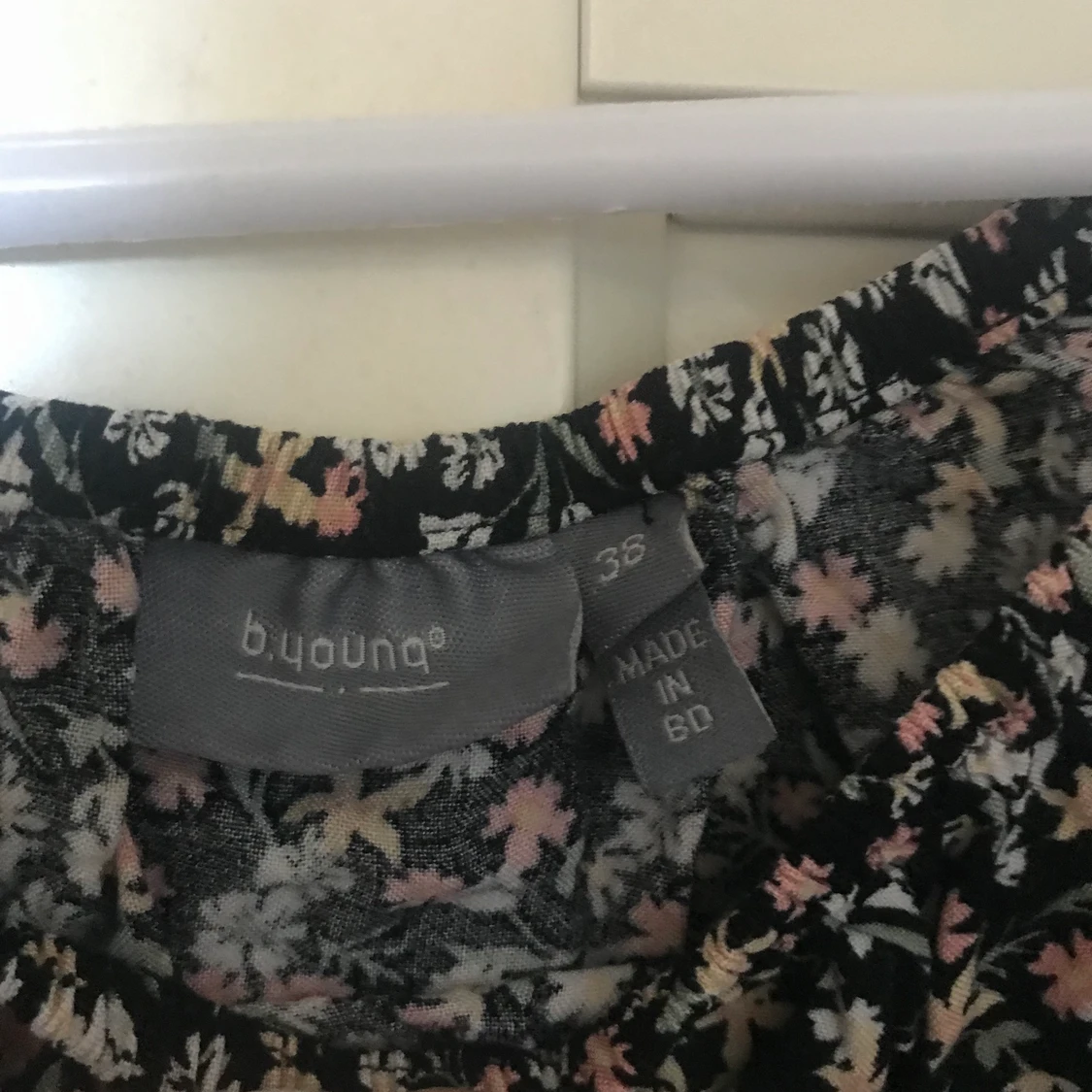 Supersöt topp med puffärmar😍💕 - 90