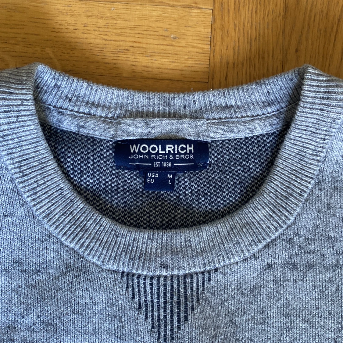 Woolrich sweatshirt stl: L. Liten i stl  - 90