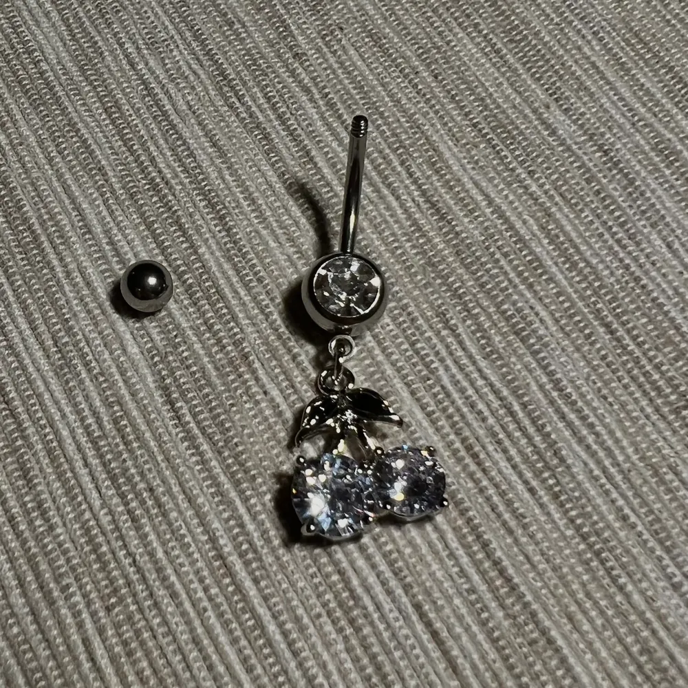Brass piercing med stenar i cubic zirkonia✨ Fri frakt. Accessoarer.