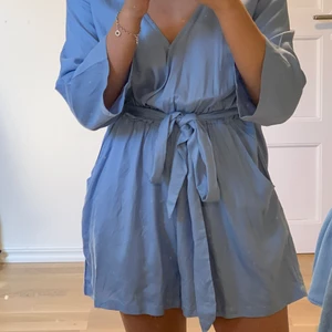 Byxdress XS NAKD - I princip oanvänd byxdress från NAKD.