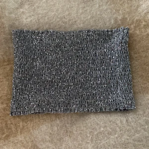 Tubtopp - En svin snygg tubtopp från Urban Outfitters, tajt och kort magtröja 