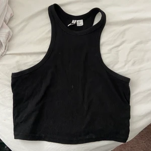 Tröja - Jätte fin topp från nakd, passar med allt. Säljer massa fler toppar så in o kika på min sida 🤩