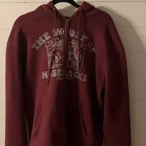 Hoodie ifrån one of one. Limited edition, använd endast 1 gång. Cond 10/10