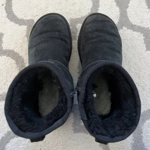 Uggs skor - Fina uggs skor. Använda en vinter Storlek 38 