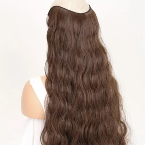 Löshår 65 cm  - Säljer det här fina löshåret som aldrig använts då jag råkade köpa helt fel färg. Färgen är i ljusbrun och håret är syntetiskt fiber. Kvaliteten på håret är förvånansvärt mjukt och känns som riktigt hår. 