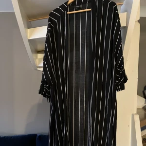 Kimono monki - Köparen betalar frakt. 