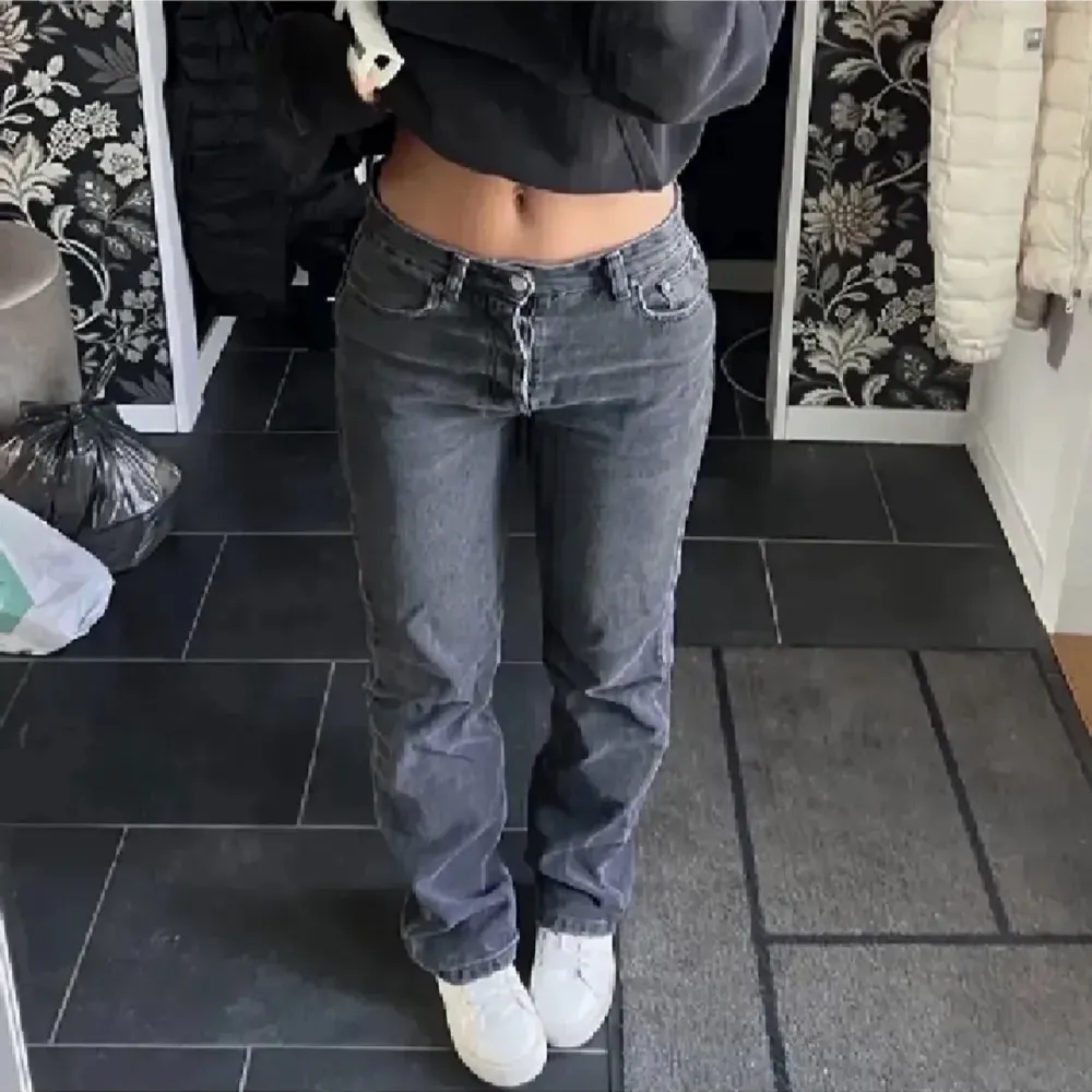 Helt slutsålda zara jeans, storlek 36. Nyskick. Jeans & Byxor.