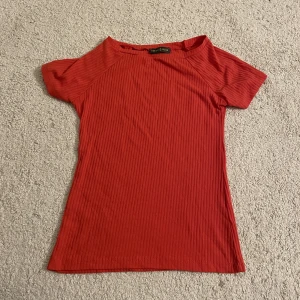 t-shirt - snygg lång t-shirt i strl S! 💗