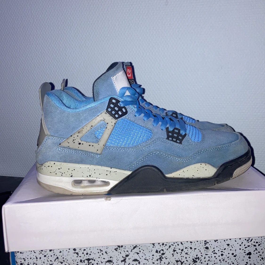 Air jordan 4 ”retro university blue”