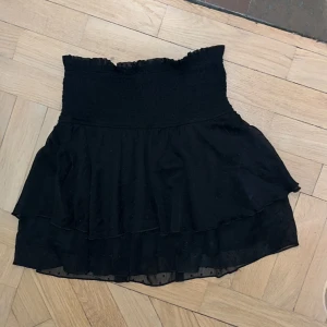 Söt volangkjol - Supergullig volangkjol från bikbok