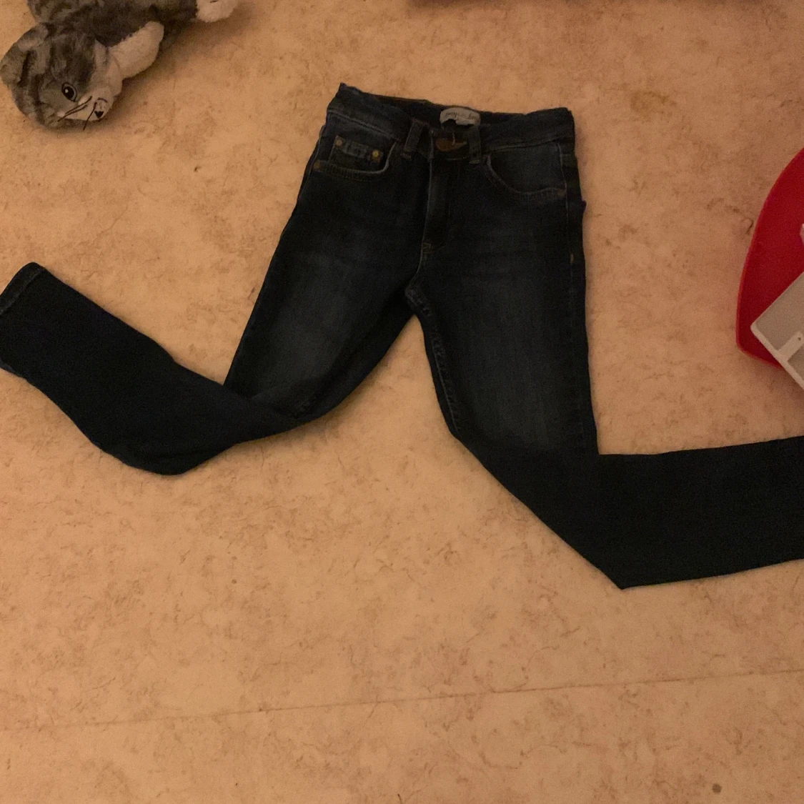 Den här byxorna är till ett barn så ni vet - 91