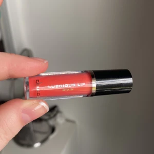 Läppstift  - Superfint läppstift som är oanvänt! 