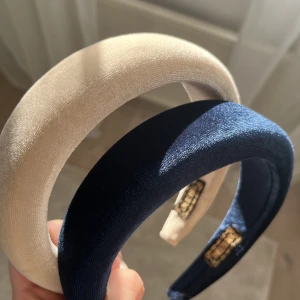 Diadem - Säljer dessa ass snygga diadem❤️‍🔥 dem är från märket Love Is Eternai💫❤️‍🔥❤️‍🔥budet gäller för båda❤️