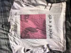 Avec Sweatshirt - Storlek S, passar mer som en stor medium / L mvh 174cm passar bra på mig.  Gott skick, inga skador