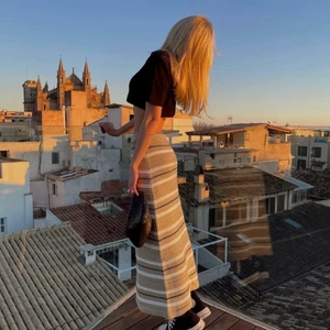 Zara kjol - Helt ny kjol från zara som inte kommit till användning, väldigt populär och nu slutsåld❤️