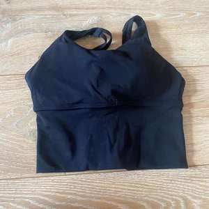 Nvgtn svart topp! Bara testad  - Söt topp från populära Nvgtn. Bara testad men passade inte mig.  Köparen står för frakt!